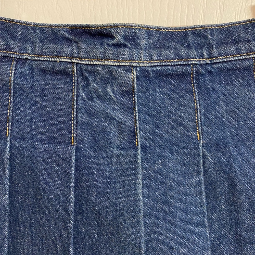 Aritzia Sunday Best “Lennon” Denim Pleated Mini Skirt Size 8 - Picture 5 of 9